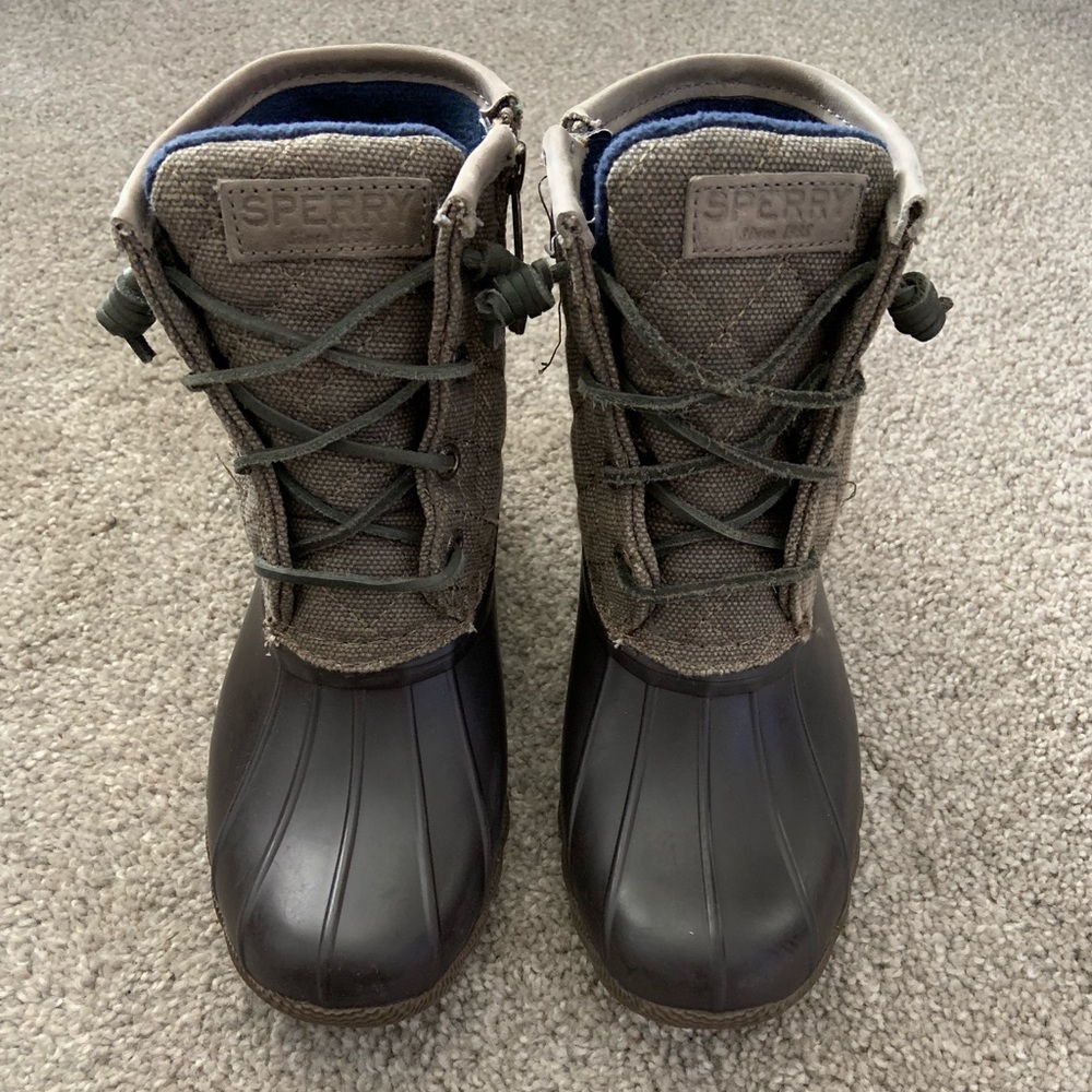 SPERRY QUILTED DUCK BOOTS!!